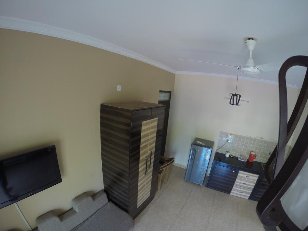Ocean Crest Hotel Colva Room photo
