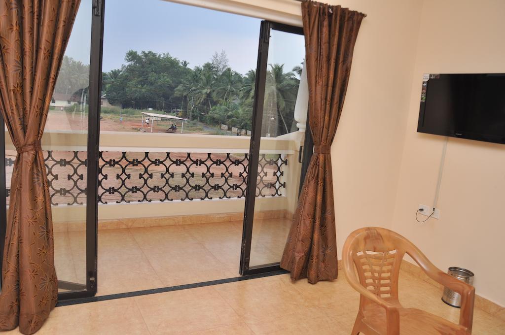 Ocean Crest Hotel Colva Room photo