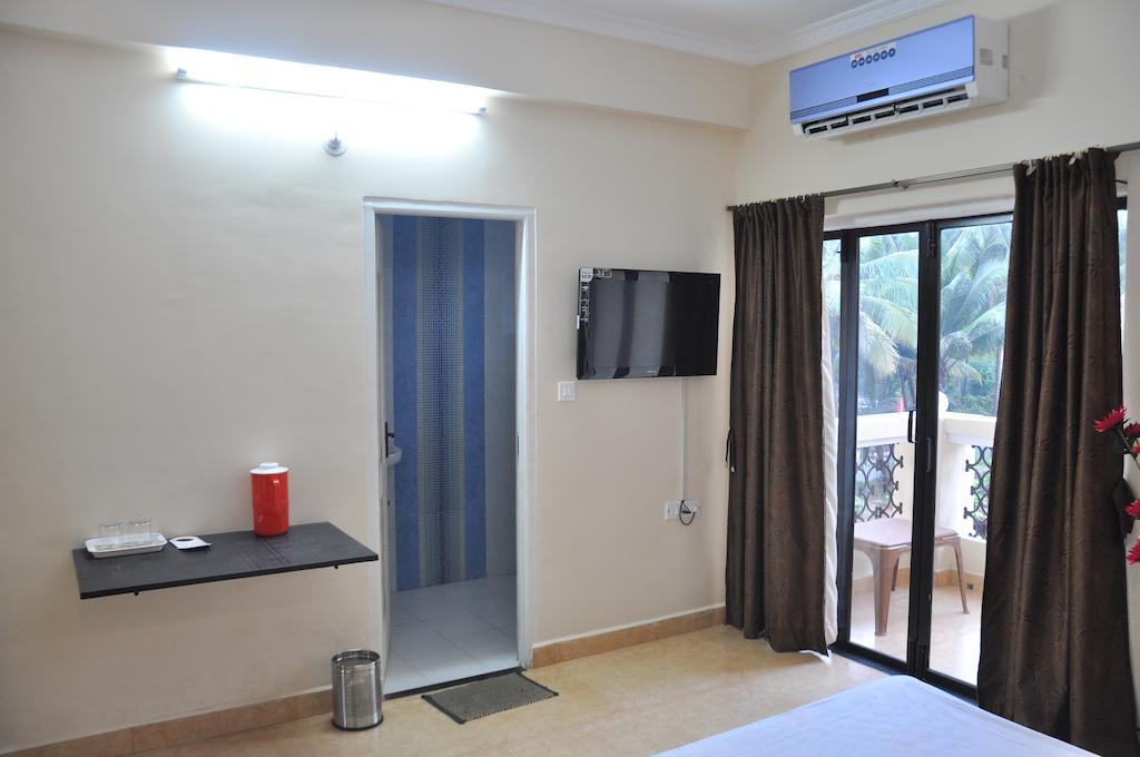 Ocean Crest Hotel Colva Room photo