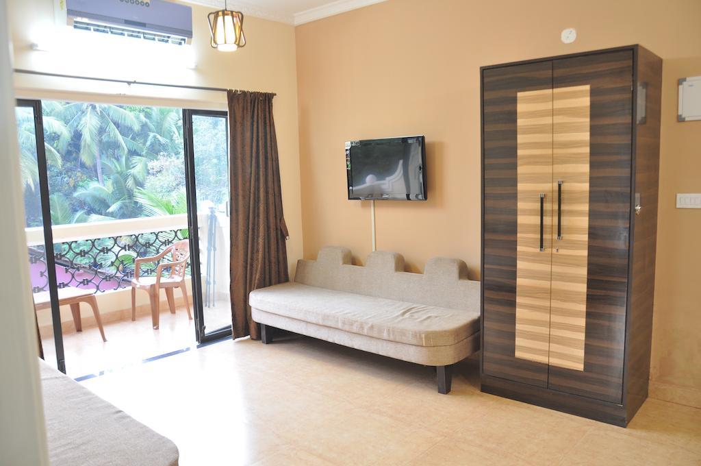Ocean Crest Hotel Colva Exterior photo