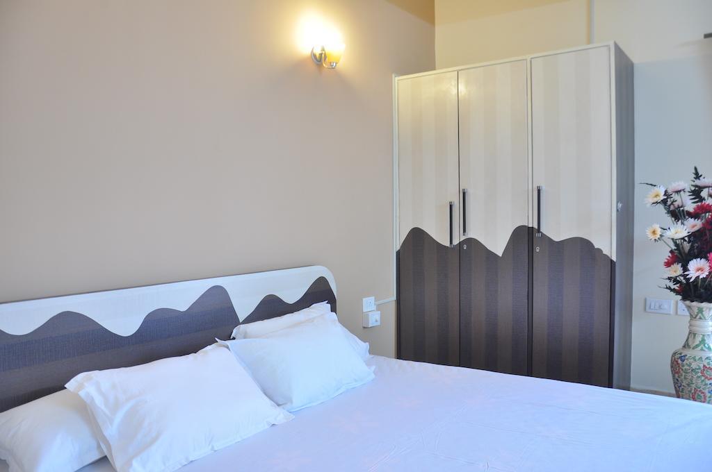 Ocean Crest Hotel Colva Room photo
