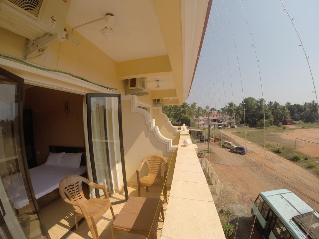 Ocean Crest Hotel Colva Exterior photo