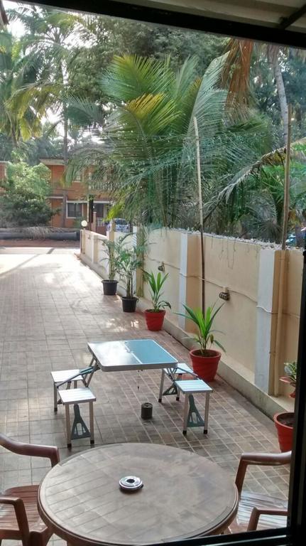 Ocean Crest Hotel Colva Exterior photo